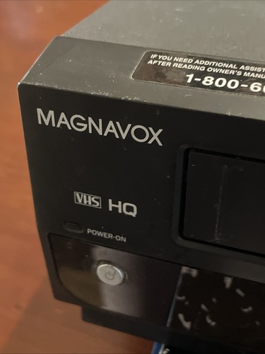Magnavox VCR DVD Recorder Combo Powers On Nicely not fully tested No remote - Picture 6 of 7