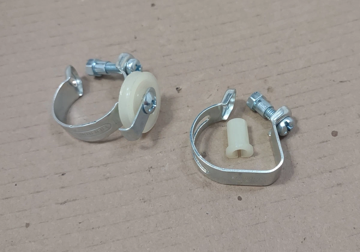 Clame de maintien du câble de frein à main sur support Inférieur Frein
