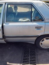 Porte arrière et accessoires Renault R25