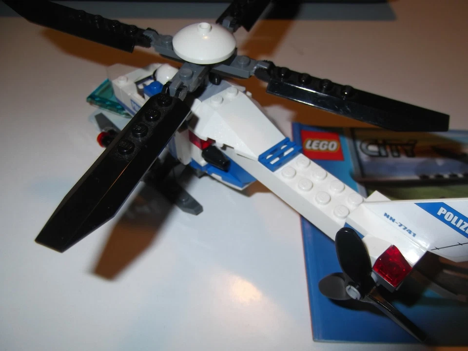 LEGO City 7741 Police Helicopter, foto 3 di 5