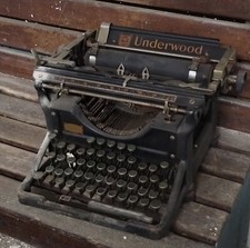 Vintage Underwood 5 Row Portable Typewriter thumbnail