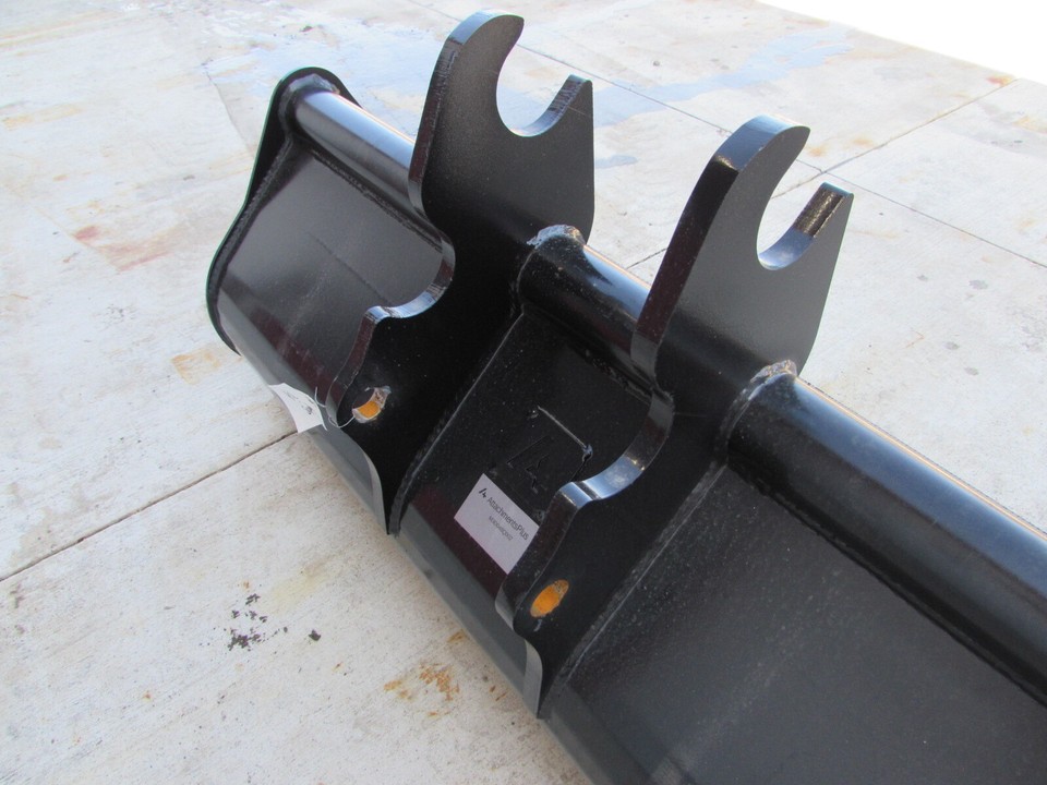 NEW KUBOTA EXCAVATOR 36" CLEANUP GRADING BUCKET KX121 KX040 KX71 KX91