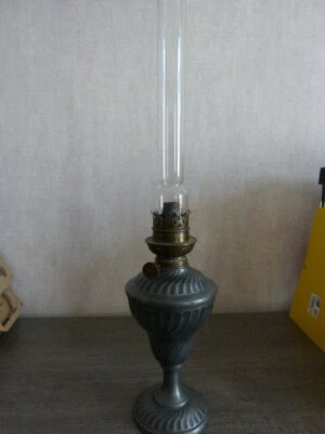 ancienne lampe a pétrole , en étain ,systeme kosmos (ch12) - Photo 1/4