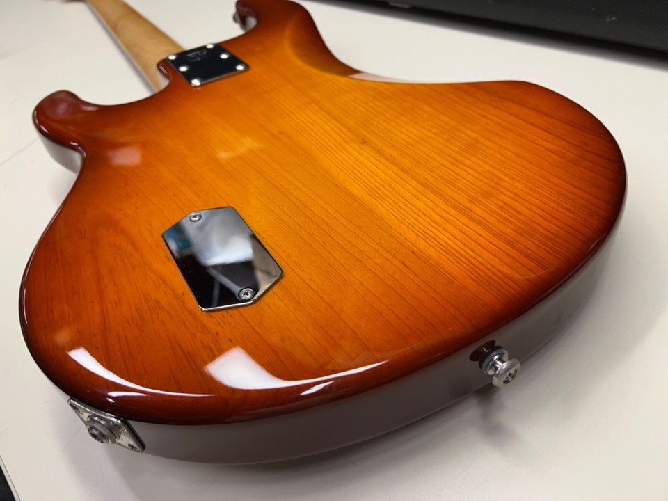 ERNIE BALL MUSIC MAN STINGRAY 5 ELECTRIC GUITAR W/ STOW CASE SAN LUIS