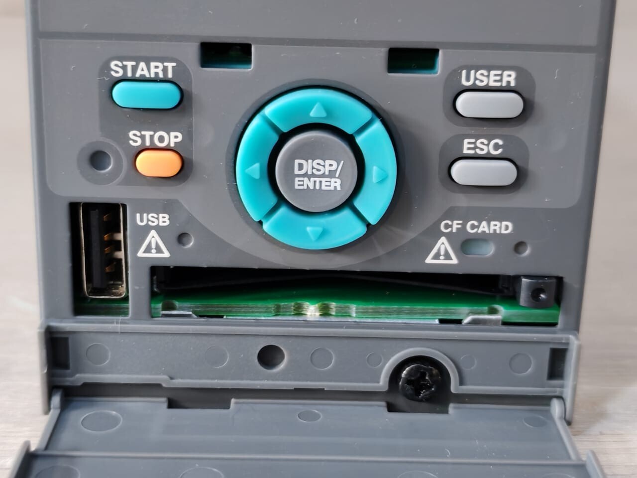 Yokogawa DX364-1-4-2 Yokogawa DX364-1-4-2 Daqstation Chart Recorder 100-240V AC 50/60Hz - Incomplete 5