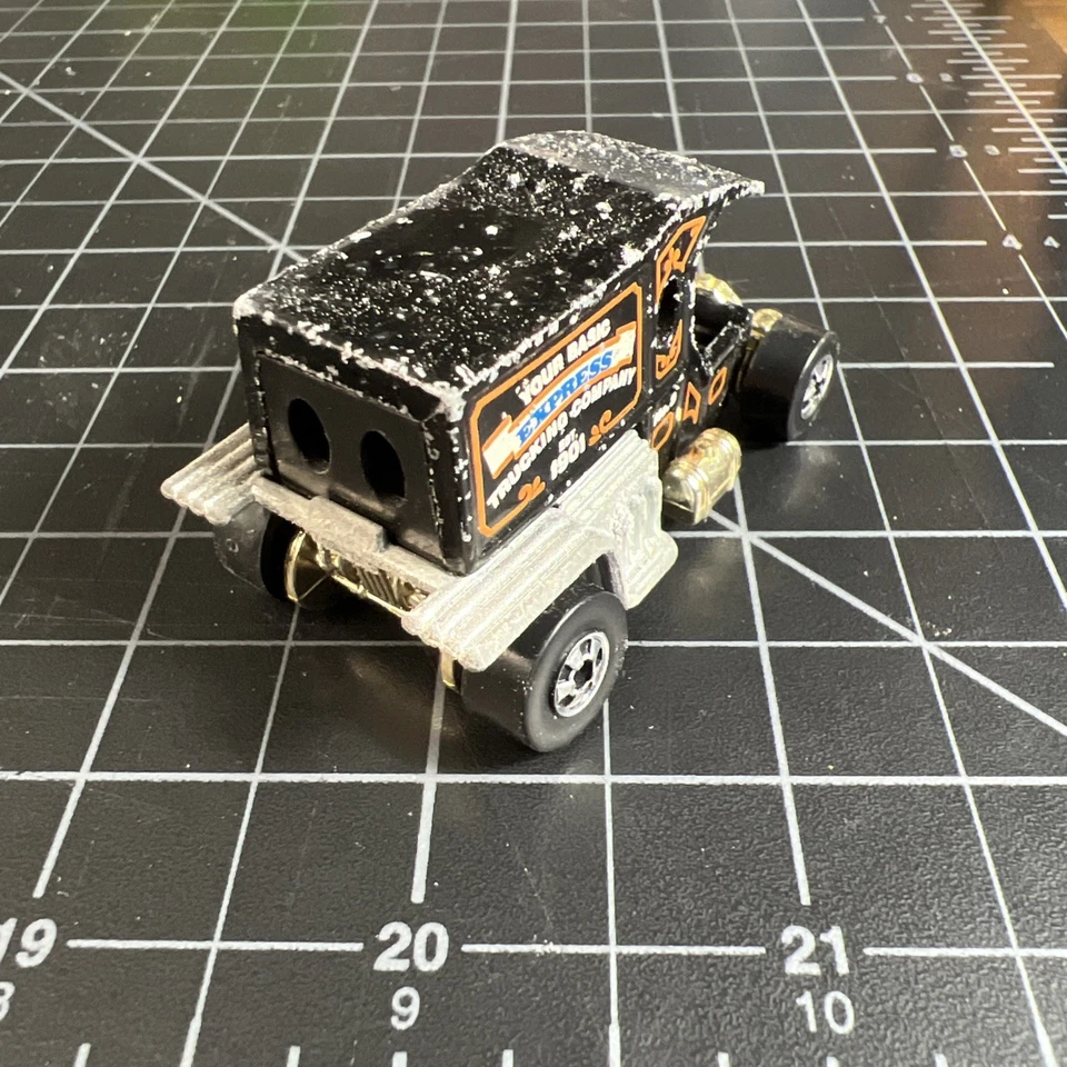 Make Offer! Hot Wheels Blackwall T-Totaller Flying Colors Vintage 1977 - Image 2 of 4