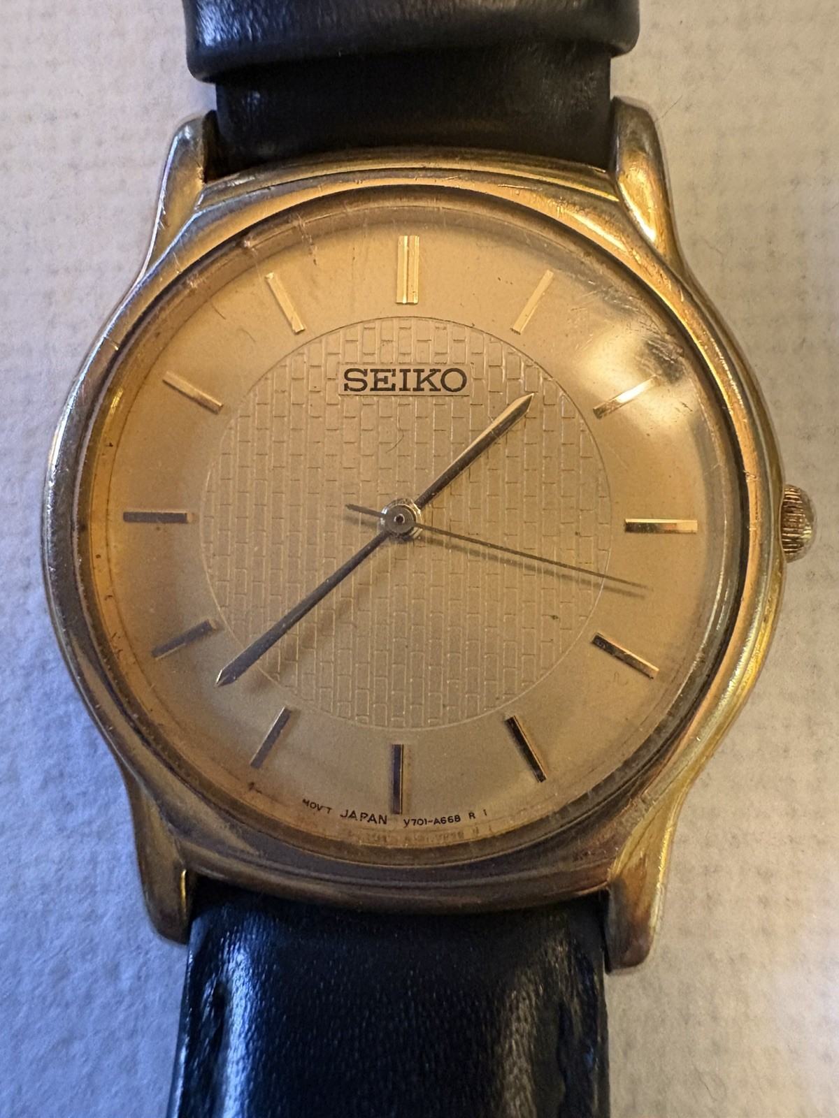 Seiko V701-A100 Quartz Men's Watch Gold Dial Analog Leather Band From Japan
