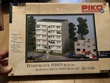 PIKO WBS70 No. 61146 Wohnblock (Apartment House Basic Set) Authentic Edition