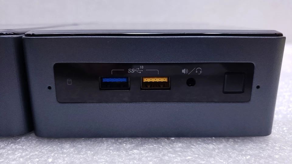 Lote de 4 Intel NUC BOXNUC8i3BEH1 i3 8ª generación sin RAM [sin disco duro / sin alimentación] #99 Foto 2 de 4