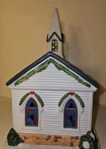 Vintage St. Nicholas Square Wedding Chapel at Christmas 2001 - Picture 4 of 6