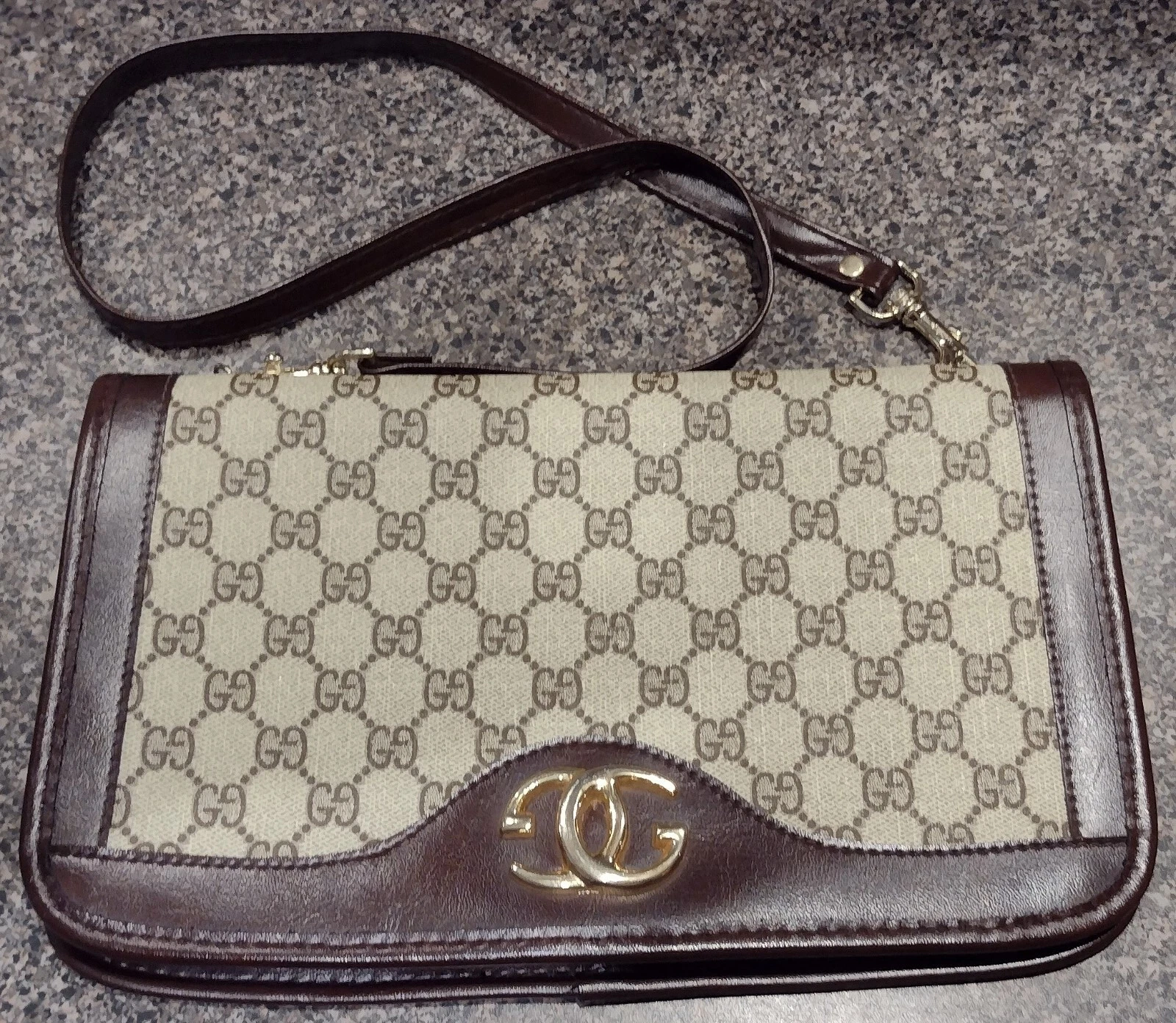 Sac bandoulière vintage Gucci motif original. Gucci authentique.