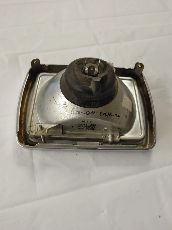 1982 Yamaha XS400RJ Headlight Assembly  10L-84303-A0-00 - Image 2 of 4