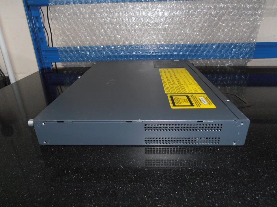 Cisco 7301 Gigabit Ethernet Router - Image 2 of 4