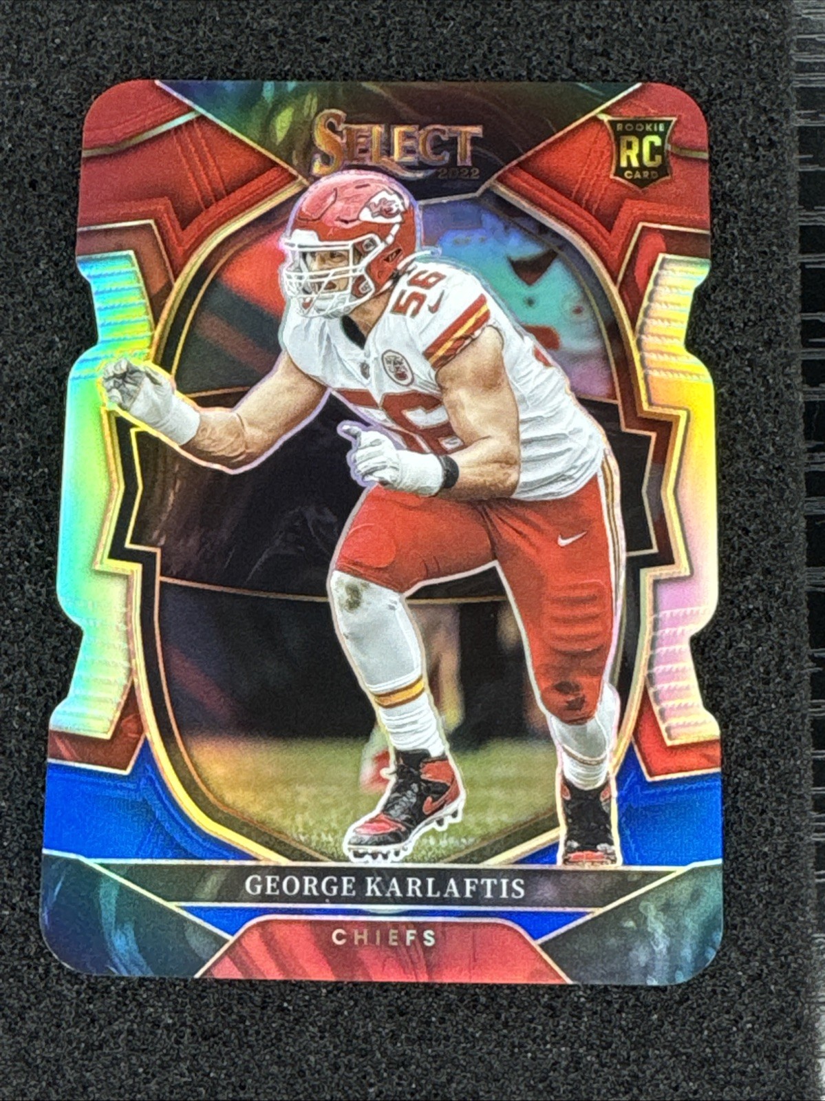 2022 Panini Select George Karlaftis (RC) Red and Blue Prizm Die Cut #22 - Chiefs