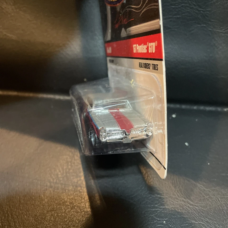 Neumáticos Pontiac GTO Real Rider Hot Wheels Larrys Garage 6 de 20 ’67 Foto 3 de 4