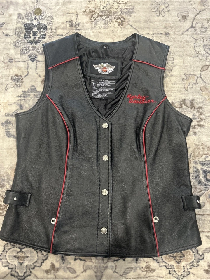 Chaleco de cuero Harley-Davidson para mujer mediano negro Snapb llamas alas motociclista Foto 3 de 4