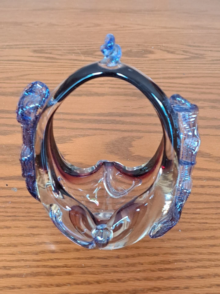 Винтажная разноцветная корзина ручной работы из художественного стекла с нанесенными оборками овальной формы - Изображение 2 из 4