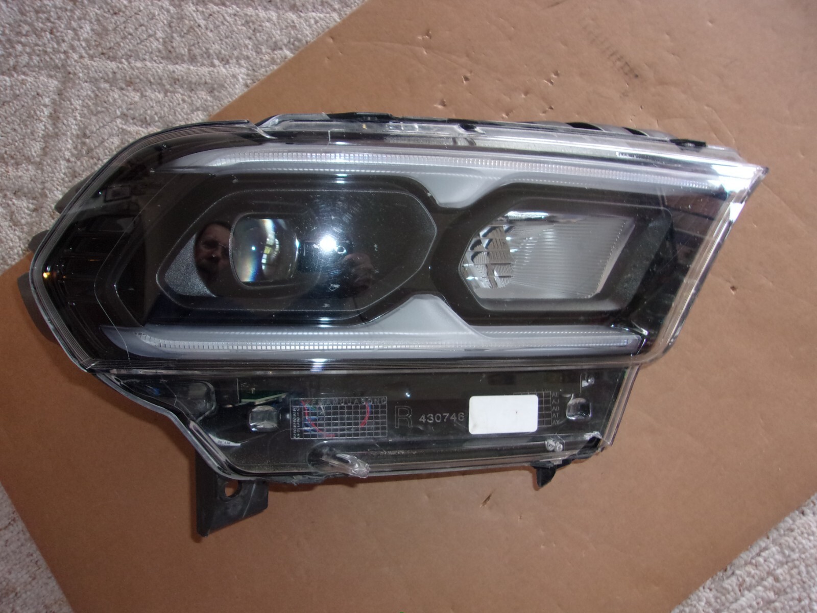 OEM 2021 2022 DODGE DURANGO RIGHT HEADLIGHT FULL LED 68433782AE damaged