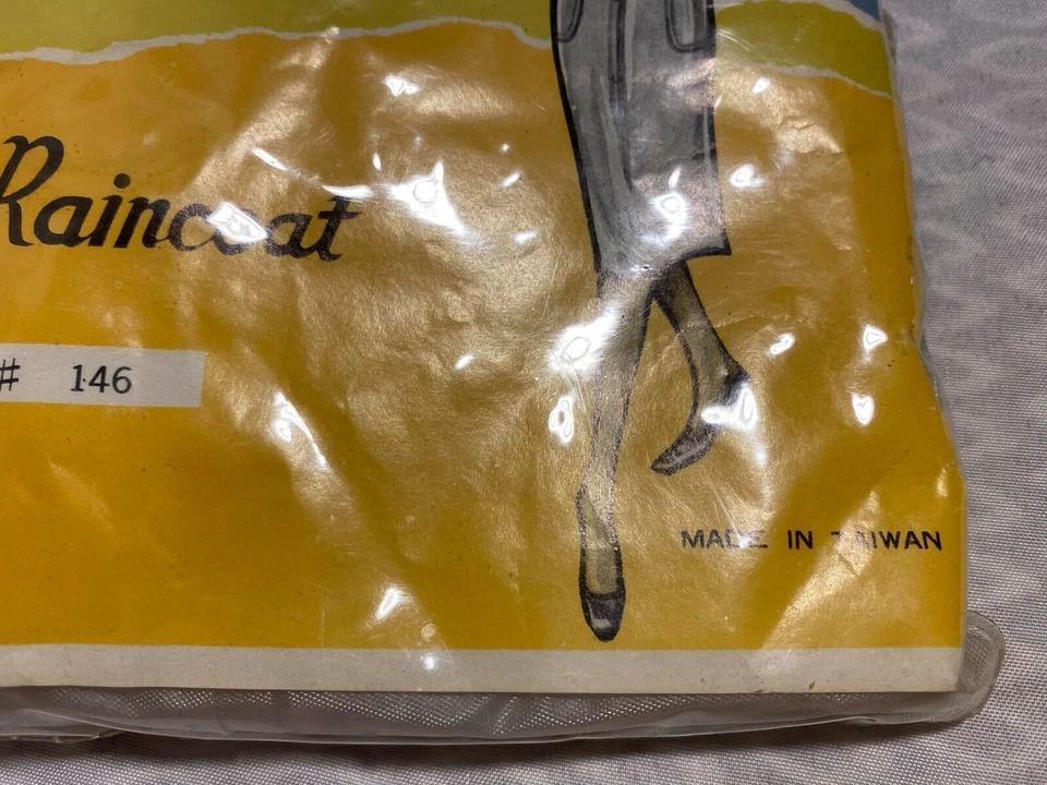 Impermeable Vintage Años 60 Damas Vinilo Transparente Esmerilado Talla Mediana Estilo #146 Nuevo de Lote Antiguo Foto 2 de 4