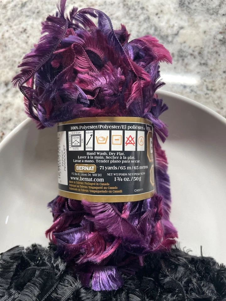 BERNAT Boa Scarf Yarn (2) Skeins Parrot &  Black - Image 3 of 4