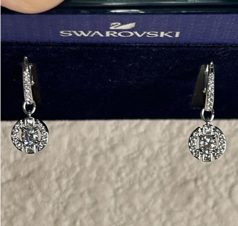 Pendientes colgantes SWAROVSKI Una cristales circonita chapados en rodio APENAS USADOS Foto 4 de 4