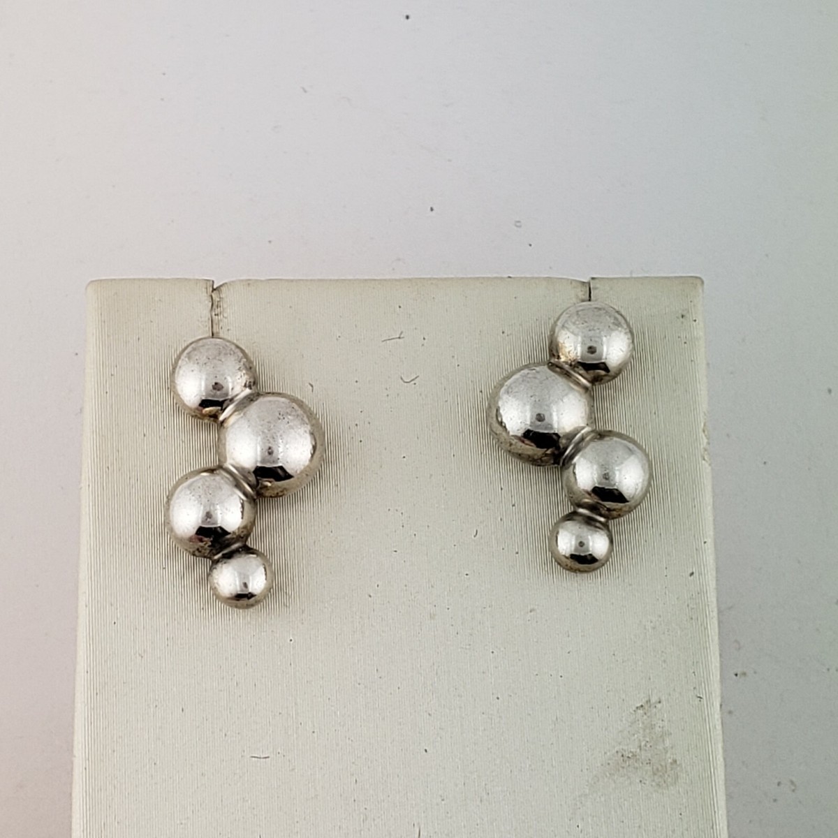 ピアス [HYERES LOR] souvenir silver twist one-touch earring_M Sealed New Product] HYERES LOR Souvenir Silver Twist One