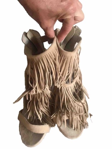 Schuh Sandals Beige Suede Fringe Back Zip Stiletto Heel Size 6 39 Ex/Cond - Picture 2 of 6