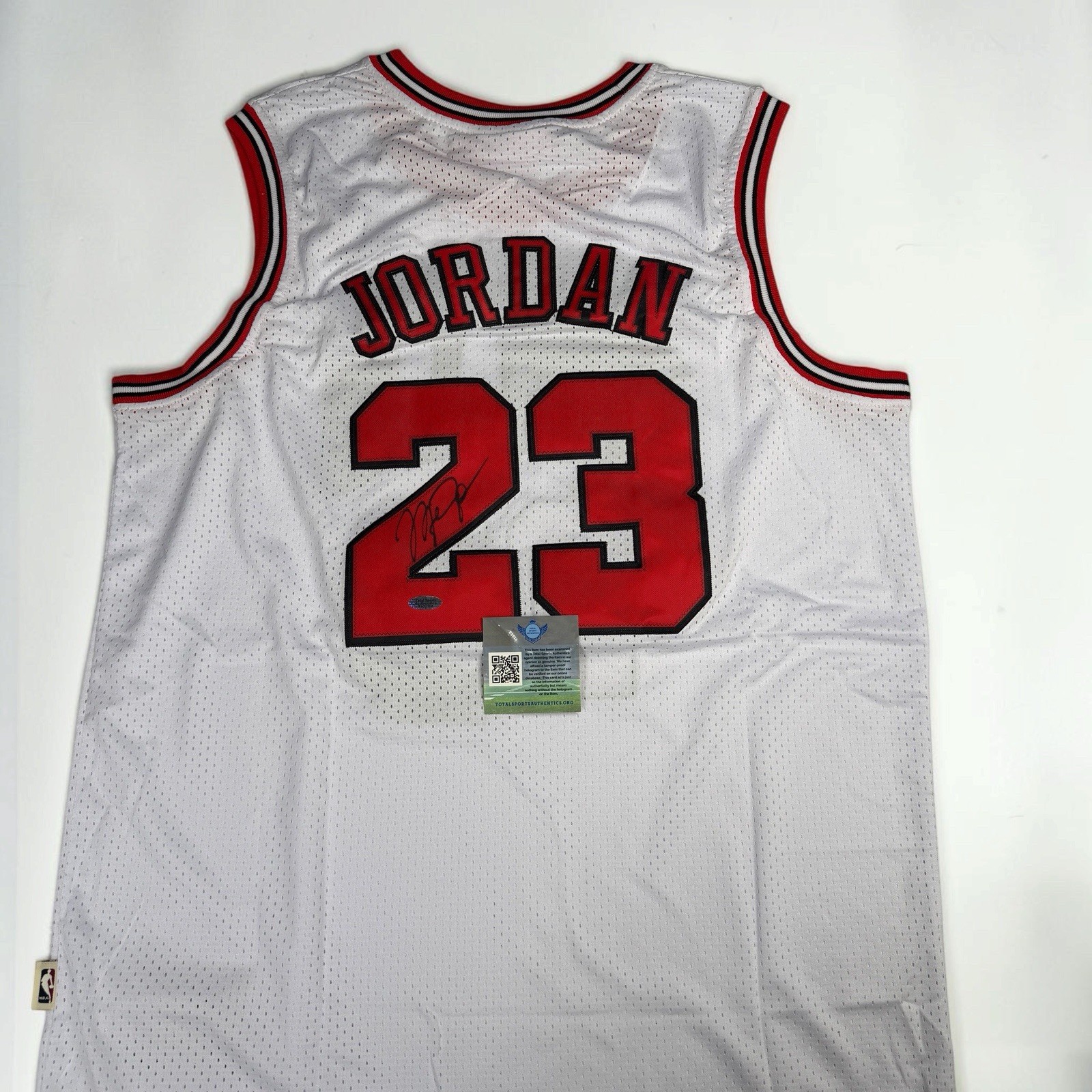 Michael Jordan Signed Chicago Bulls Jersey Autographed COA #23