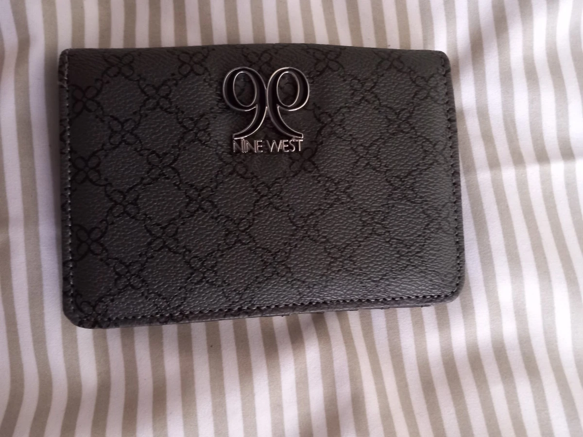 Portafoglio Nine West Mary Checksec: Stile E Funzionalità Per Ogni Giorno