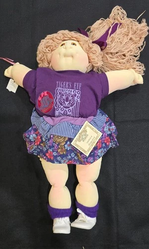 Vintage Cabbage Patch Kids Tiger’s Eye Doll Named Wanda Roberta Soft Body