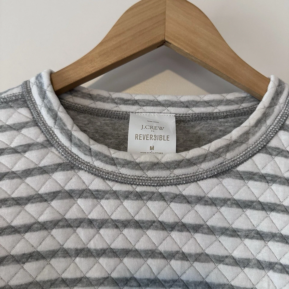 J. Crew • Nuevo con etiquetas • Jersey acolchado reversible • #CH647 • Talla mediana • Precio de venta sugerido por el fabricante $90 Foto 3 de 4