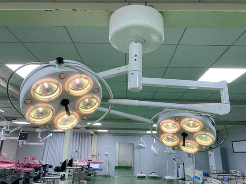 Five-hole Lights Dental Operation Lamp Surgical Shadowless Double Heads Lamps CE - 第 1/9 張圖片