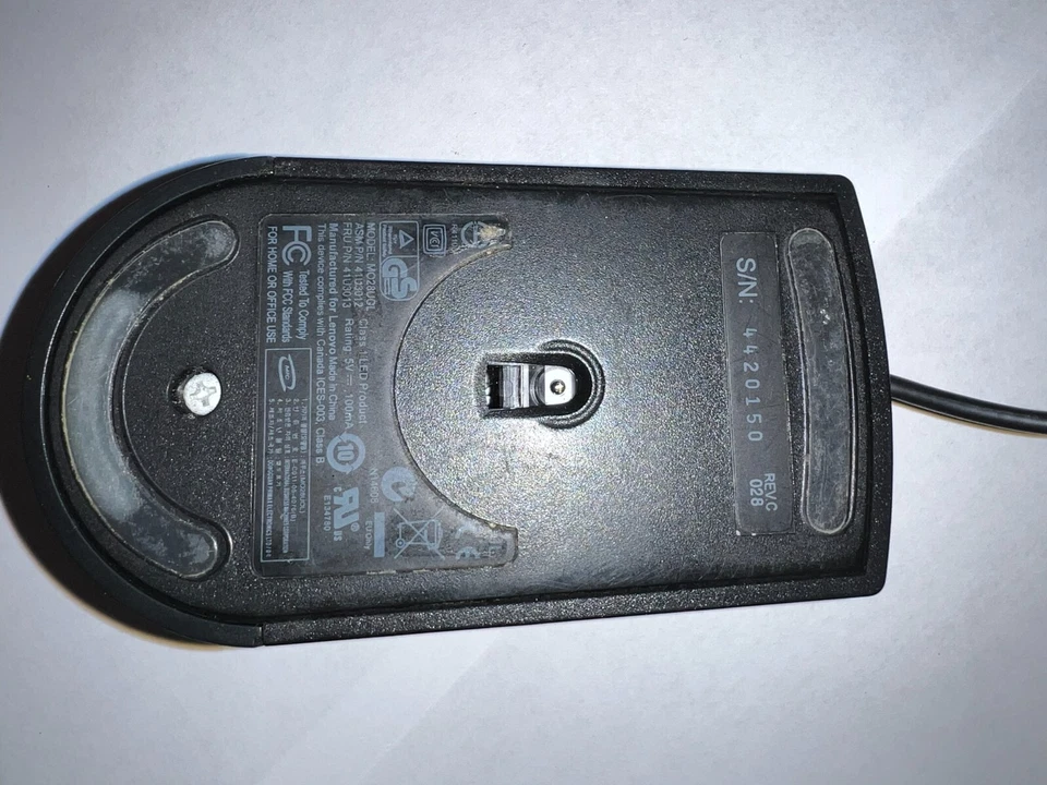 Lenovo Mouse MO28UOL  USB Optical 2-Button Scroll Wheel Mouse Wired - Image 2 of 2
