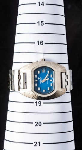Cronel (Swiss Made) Manual-Wind Watch (Vintage)-- Working, 39 x 46mm Case - Picture 7 of 9