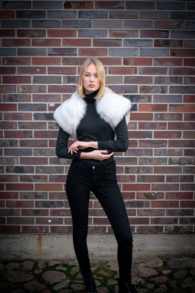 Bolero hecho a mano genuino de piel de zorro azul blanco hecho a mano Foto 2 de 4