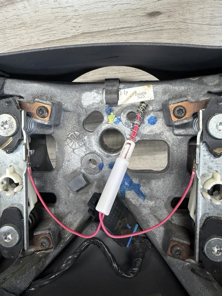 02 Cadillac Steering Wheel Escalade EXT Neutral Leather Woodgrain Steering Wheel - Image 4 of 4