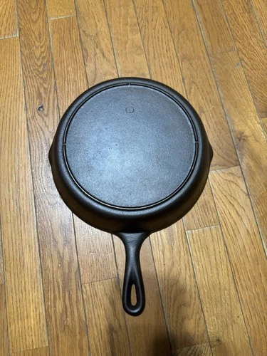New ListingVintage #8 three notch lodge cast iron skillet