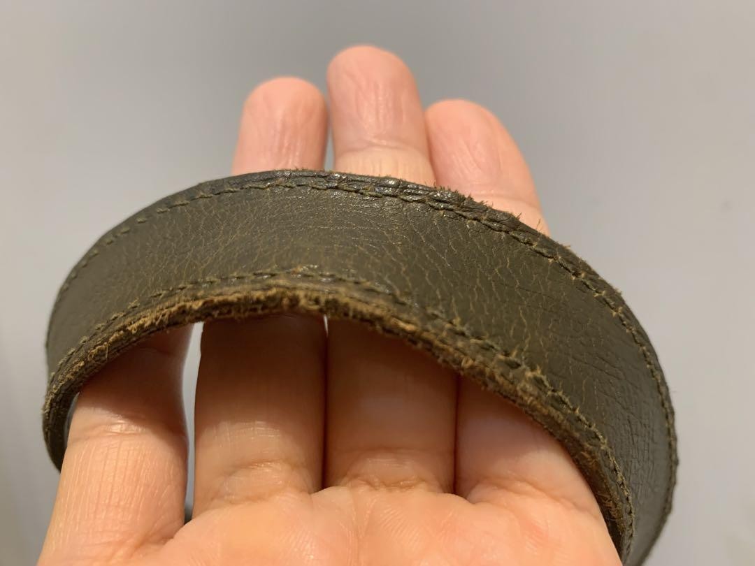 Borsa a tracolla Yves Saint Laurent M in pelle verde intenso usata dal Giappone