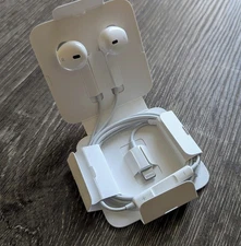Apple EarPods with Lightning Connector In Ear Canal Headset - White