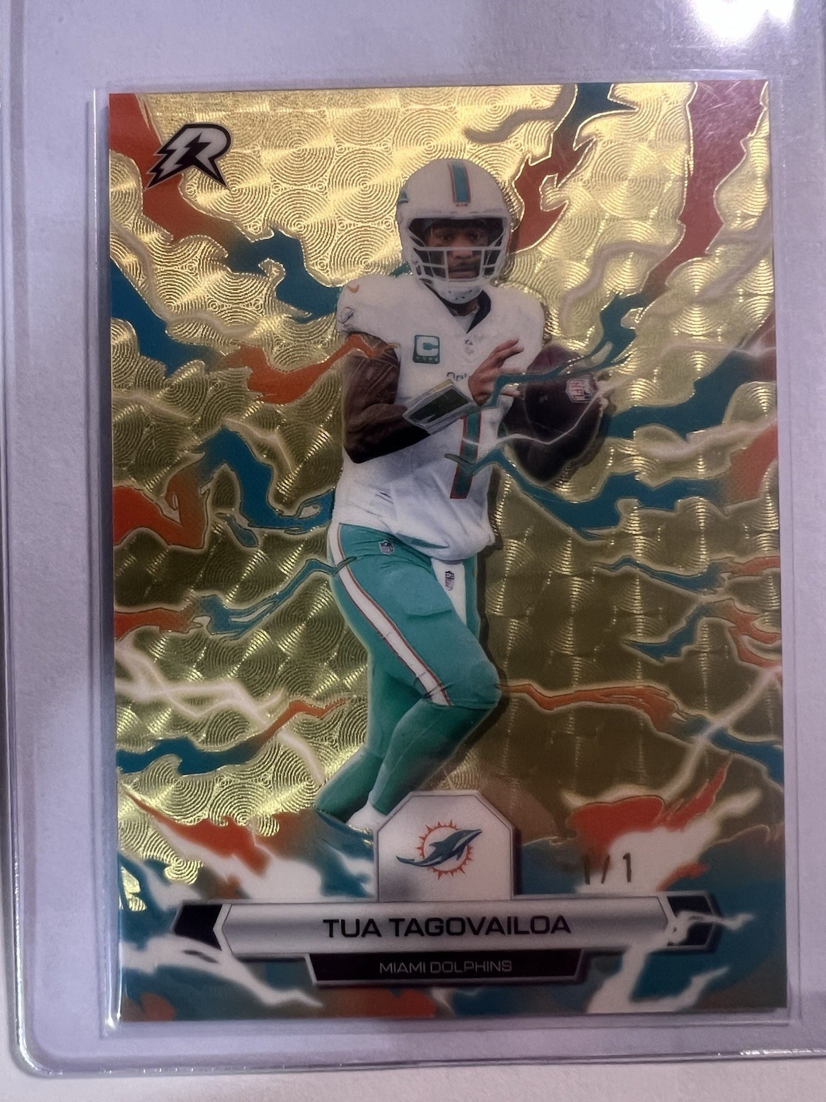 2025-26 Topps Resurgence NFL Football Tua Tagovailoa Dolphins SUPERFRACTOR 1/1