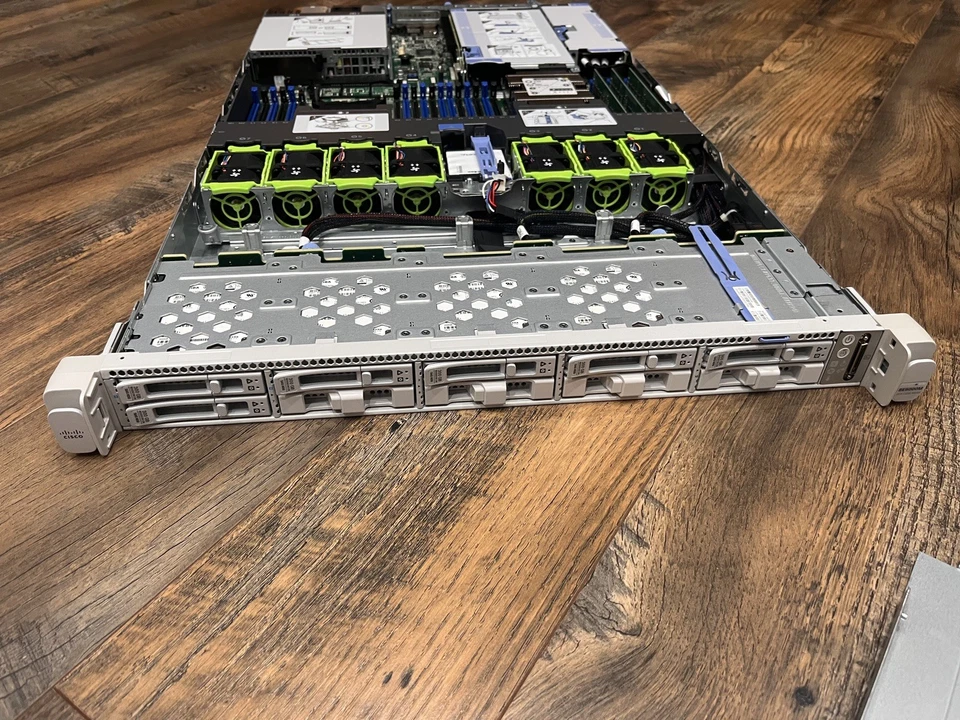 Cisco UCSC-C220-M5SX 1x Xeon Silver 4114 2.2GHz  48GB RAM 6x300GB SAS 1U Server - Image 4 of 4