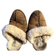 UGG Women's Slippers Size 9