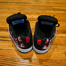 DC Shoes Youth Court Graffik Boys Low Top Lace-Up Sneakers Black/Red/White 2.5
