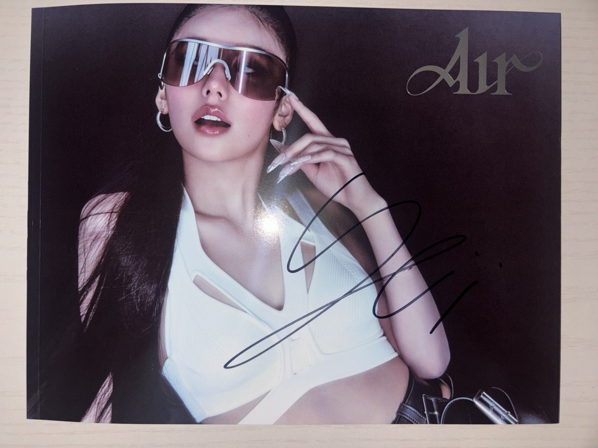 ITZY YEJI [Air] Autographed Signed Album | eBay
