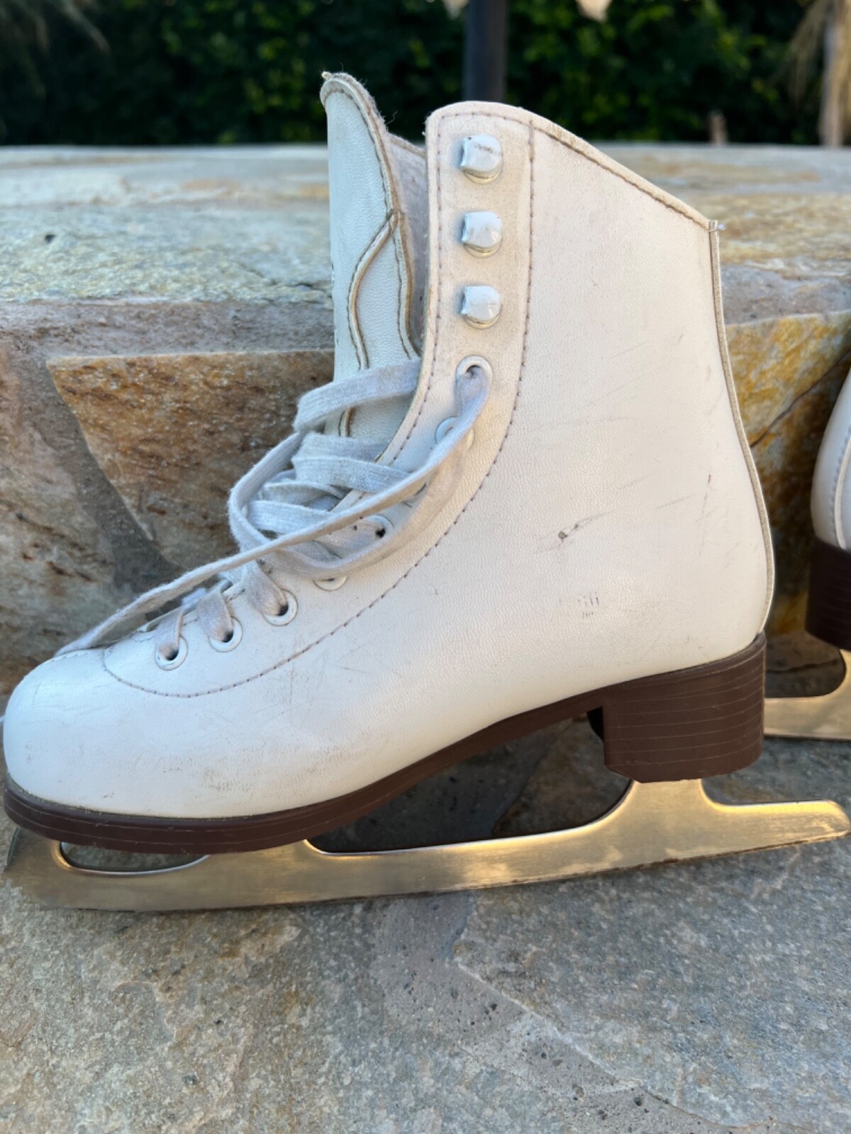 GIRLS Jackson Glacier figure skates size 2 eBay