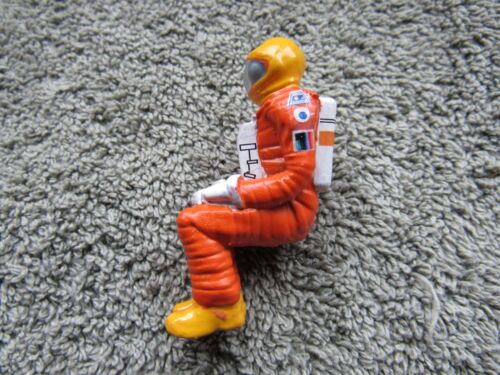 COZMIC MODELS SPACE 1999 1:24 Custom Paint 3" 75mm SITTING ASTRONAUT Lap Mattel - Picture 2 of 8