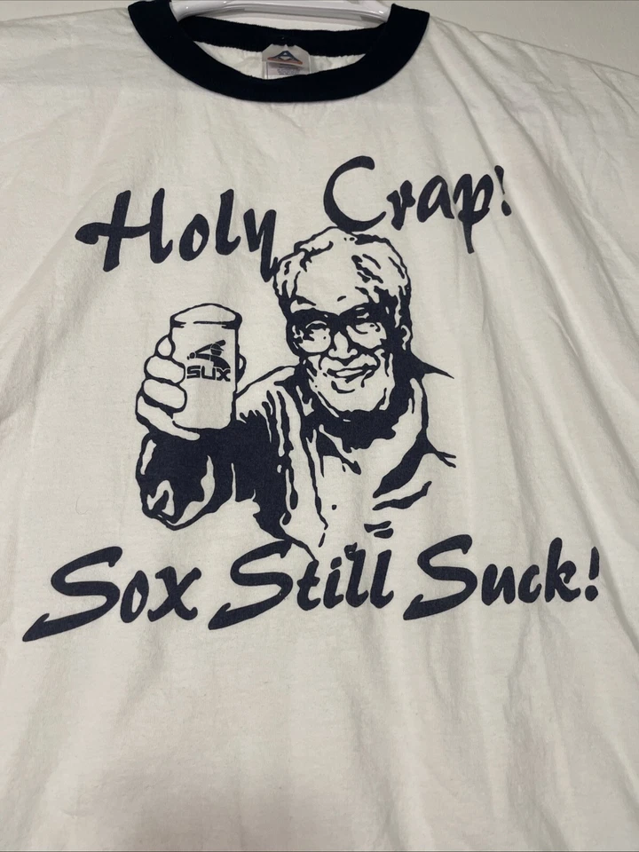 De Colección Años 90 Harry Caray - Holy Crap Sox Still Suck - Camisa XL Foto 2 de 4