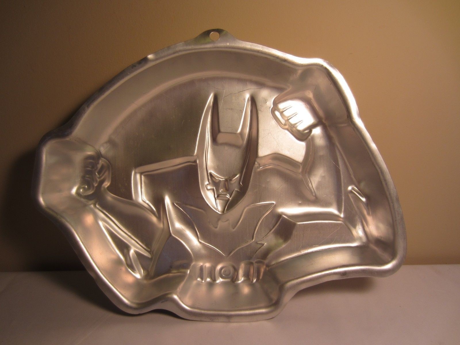 Wilton Batman Beyond DC Comics Birthday Cake Baking Pan 2105-9900 ...