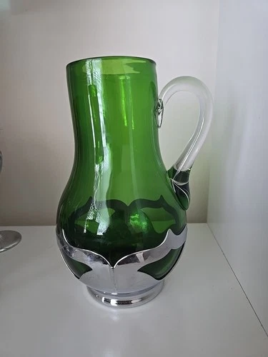 CAMBRIDGE Elegant Emerald Green Glass Water, Milk or Syrup Pitcher.