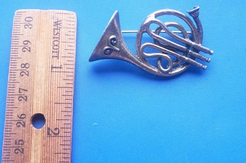 Broche broche instrumento cuerno francés tono dorado vintage  Foto 4 de 4